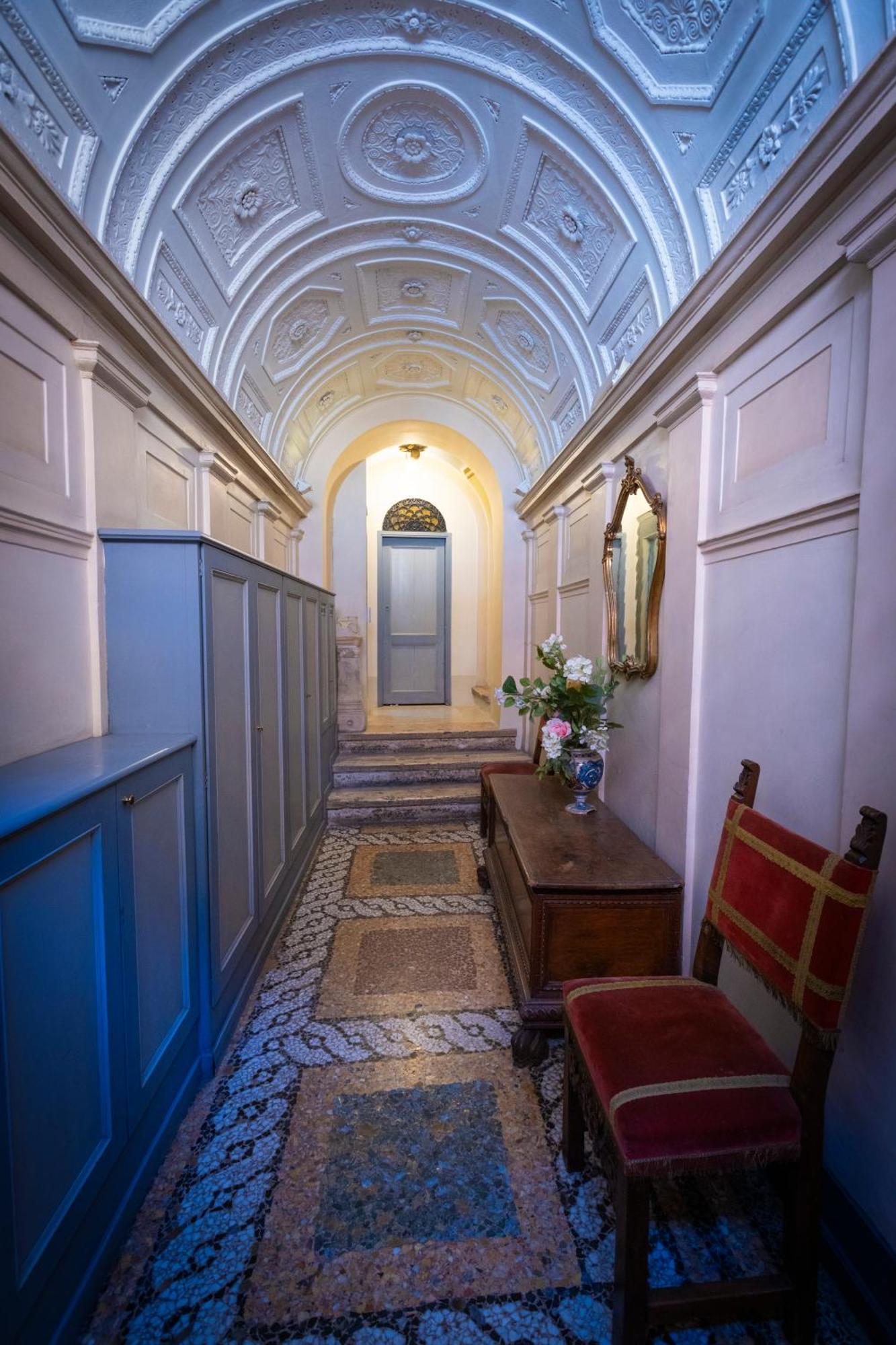 Barberini Apt Close To Fontana Di Trevi Roma Exterior foto